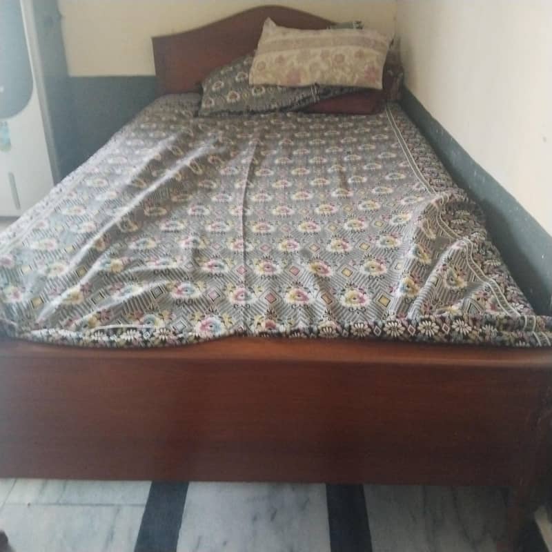 TWO SINGLE BEDS 0