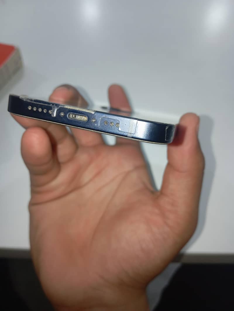 iPhone 12 2
