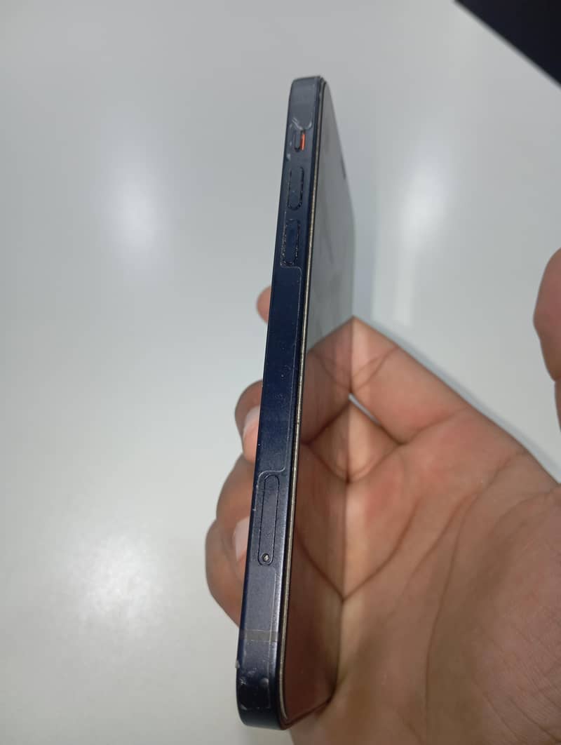 iPhone 12 3