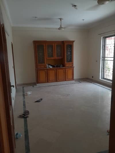 PUNJAB COOP HOUSING SOCIETY PIA ROAD 1 KANAL UPPER PORSTION FOR RENT