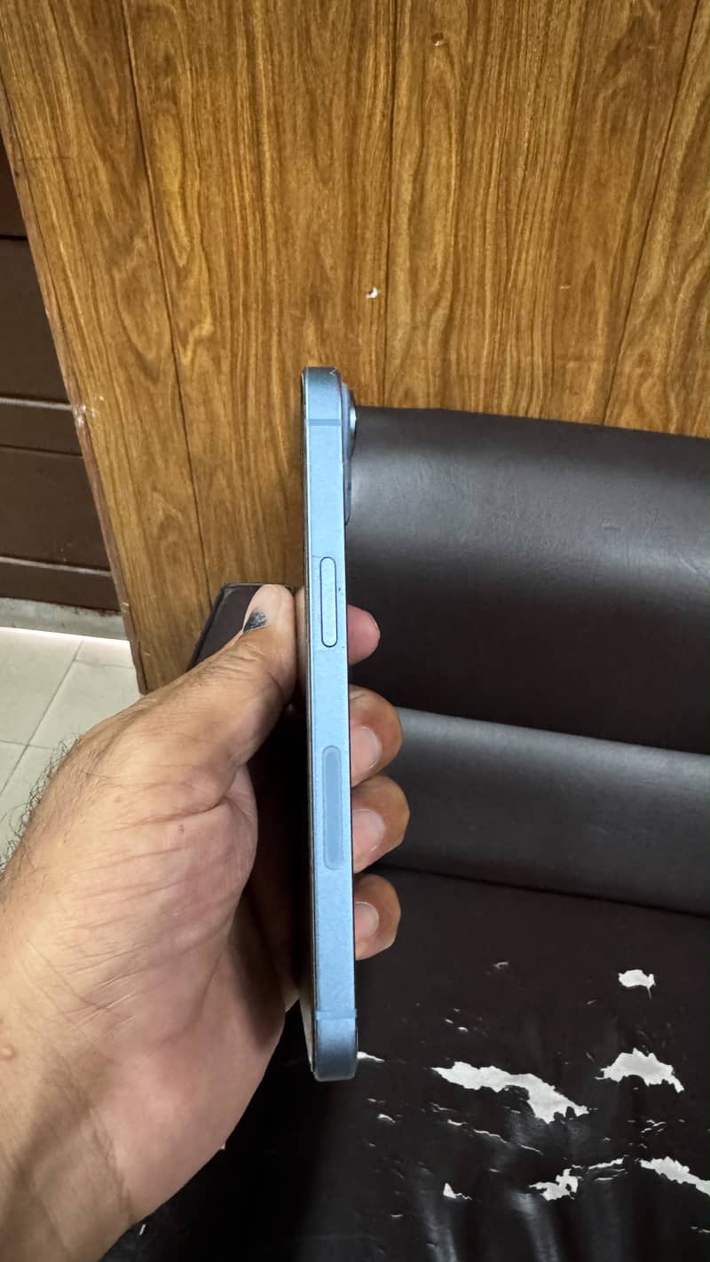 Apple iPhone 14 3