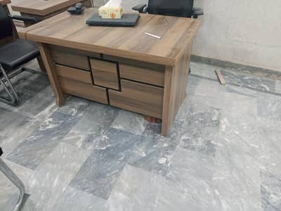 Office Tables condition 10 by 10