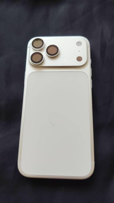 iPhone 17 Pro Max 256GB Silver | 100% Battery | 4 Cycles | Non-PTA
