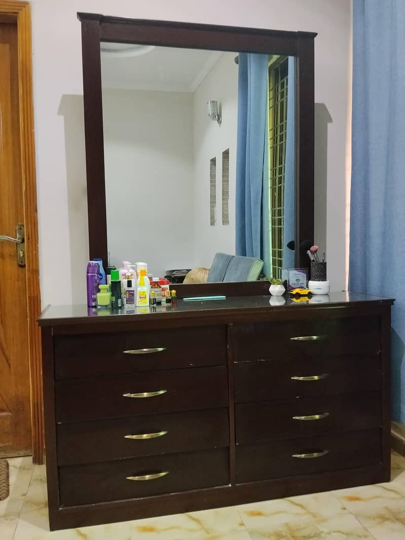 Dressing table 6