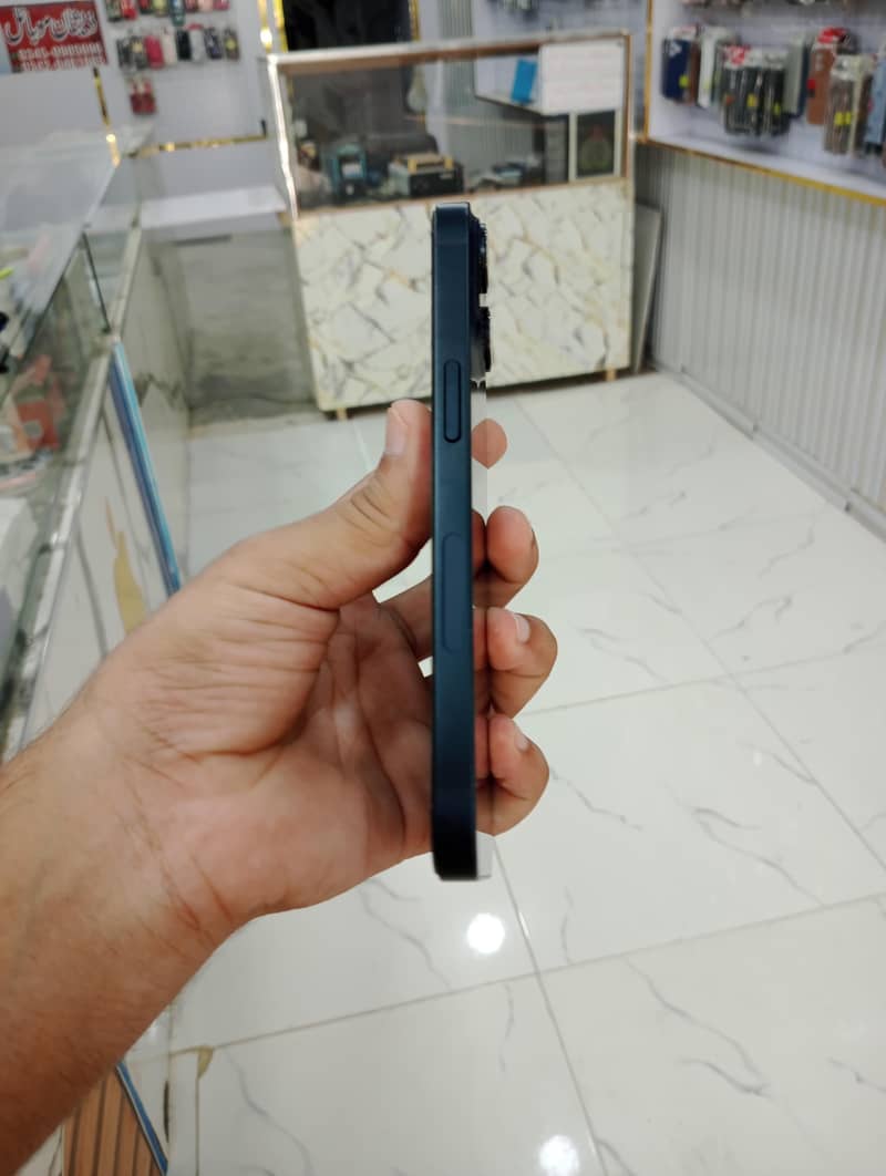 Apple iPhone 14 5