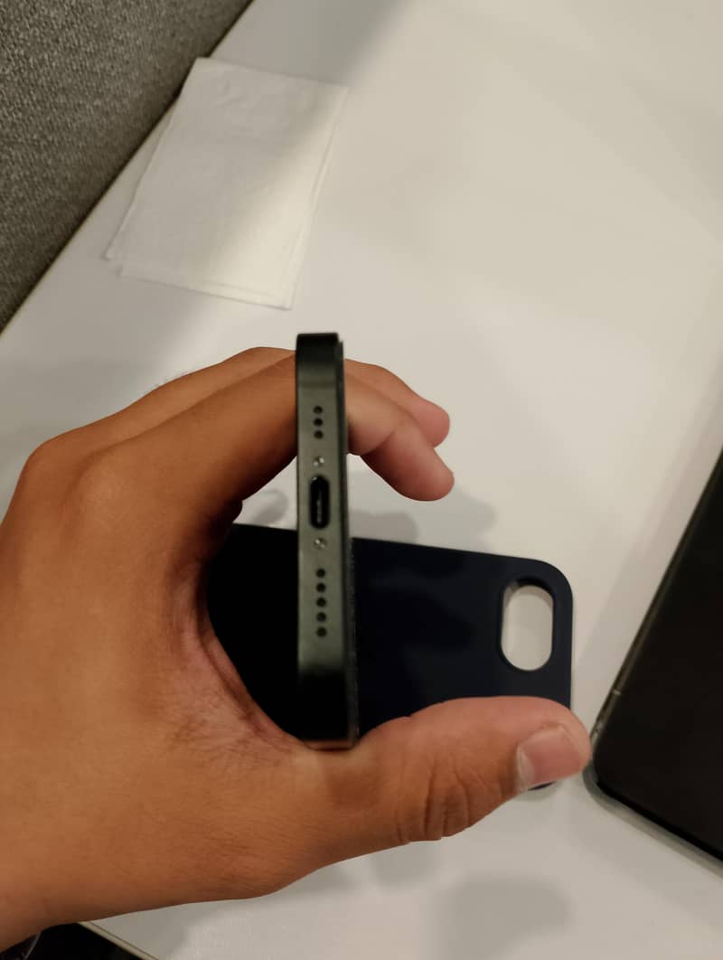 Apple iPhone 17e 2