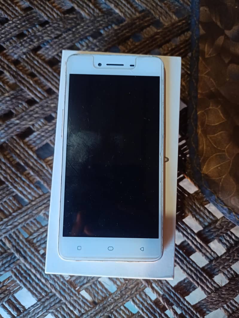 OPPO A37 1
