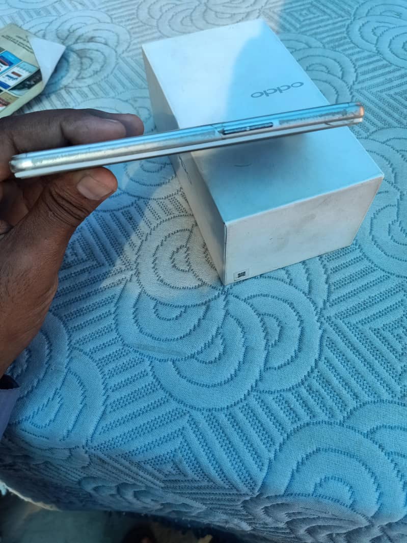 OPPO A37 4
