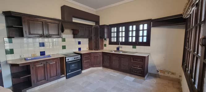 F-11 Excellent Separate Gate Upper Portion 666 SQY Proper 3 Bedrooms, 3 Attached Bathrooms Modern Fittings Along With Marble Flooring Drawing Dining, TV Lounge, Kitchen