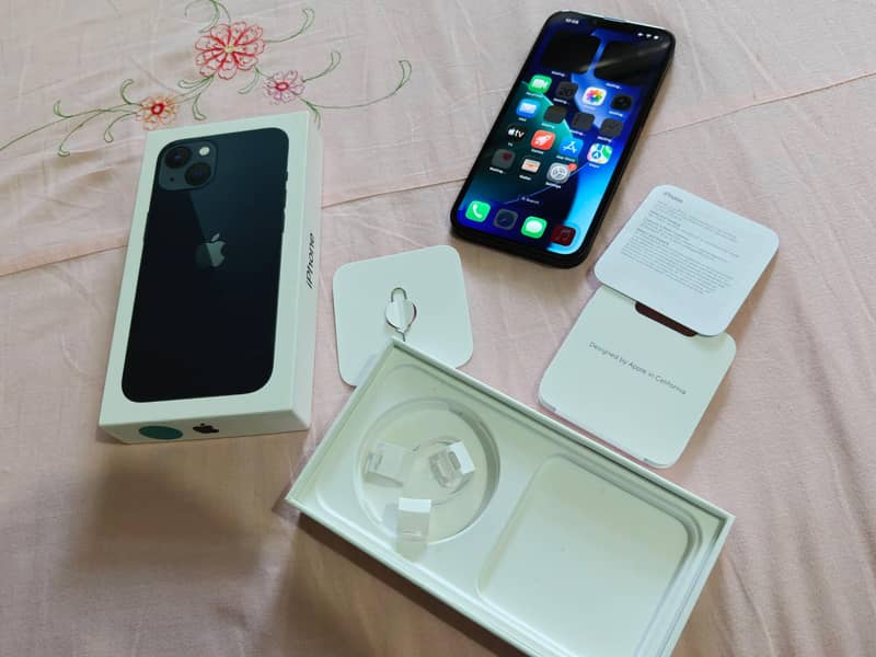 Apple iPhone 13 5