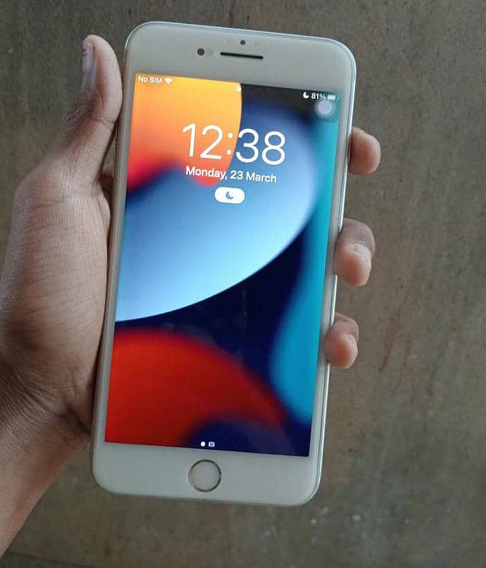 Apple iPhone 7 Plus 1