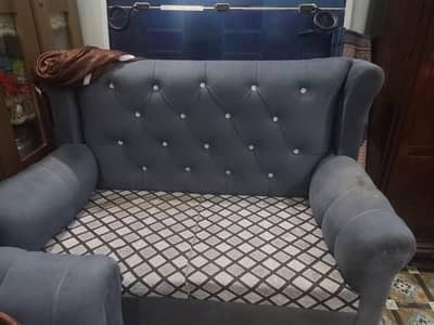 All okay neet and clean sofa's what's app 03156303858