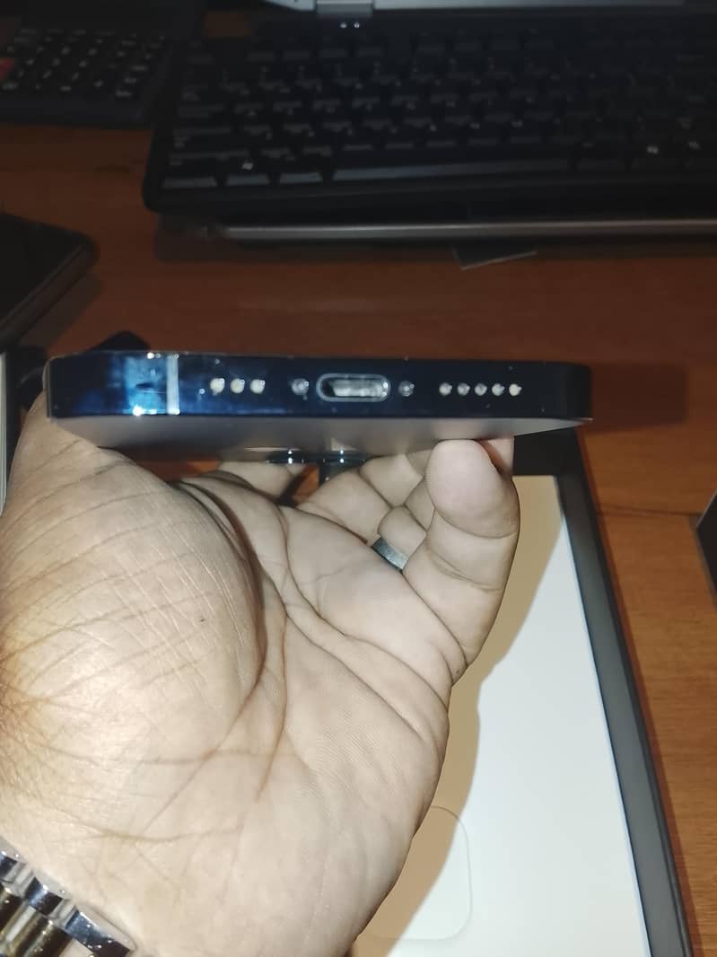 Apple iPhone 12 Pro 8