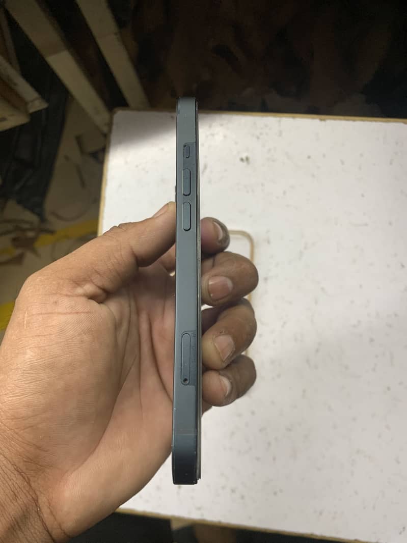Apple iPhone 13 1