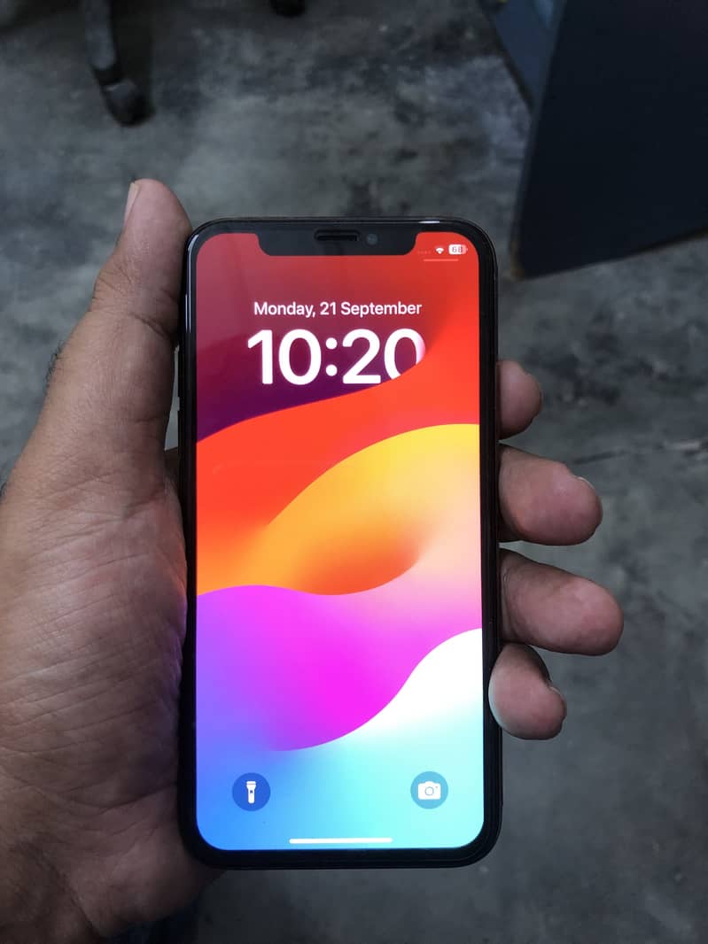 Apple iPhone XS 4