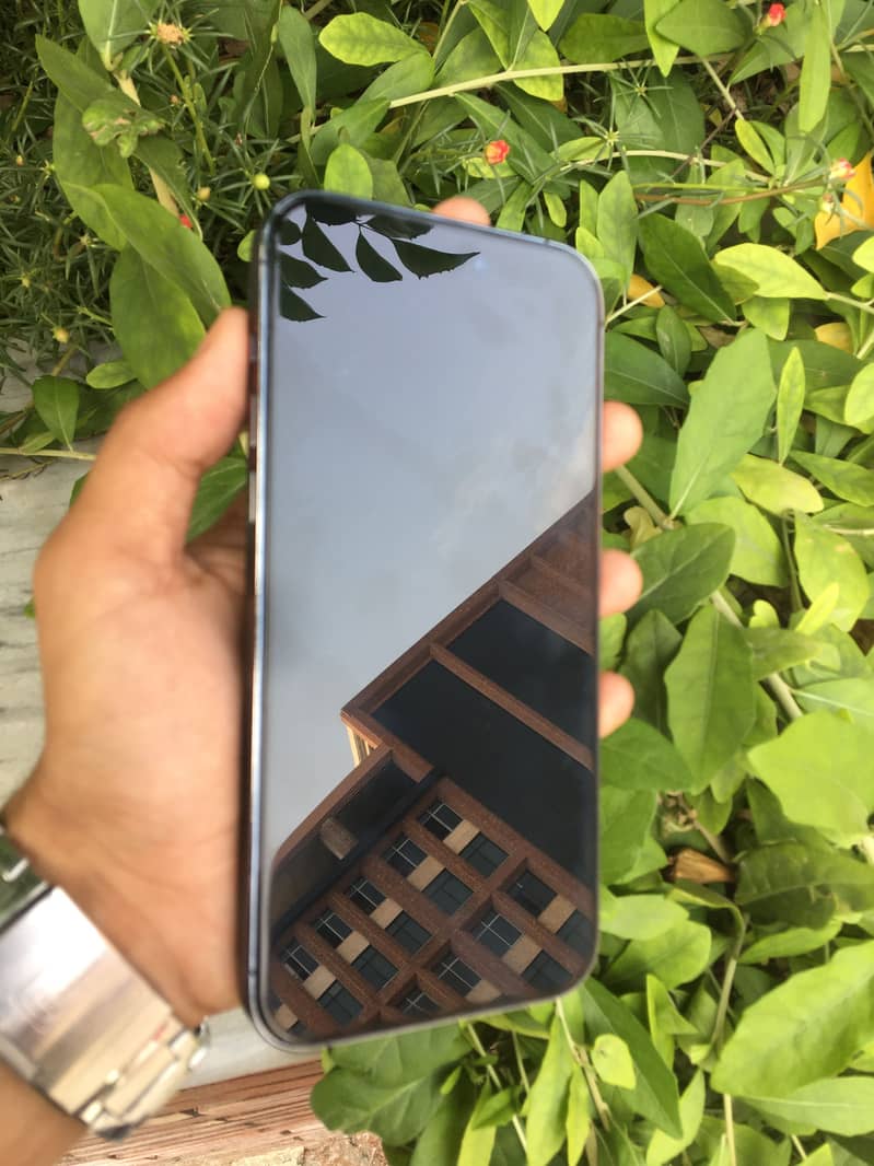 Apple iPhone 14 Pro Max 2