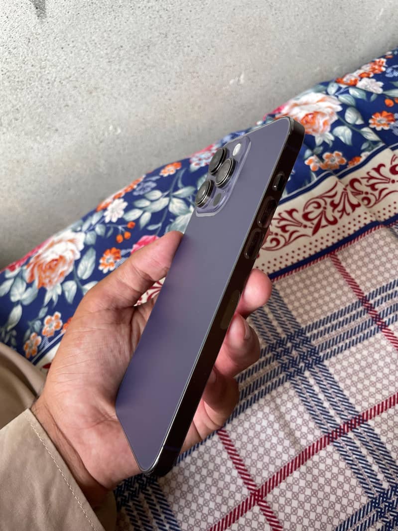 Apple iPhone 14 Pro Max 1