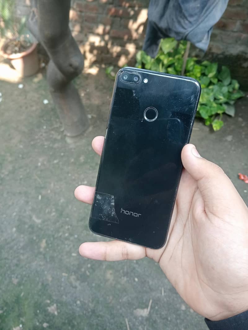 Honor 9i 0
