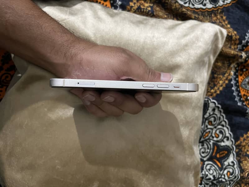 Apple iPhone 12 3