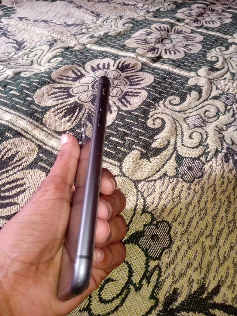 Apple iPhone 11 2
