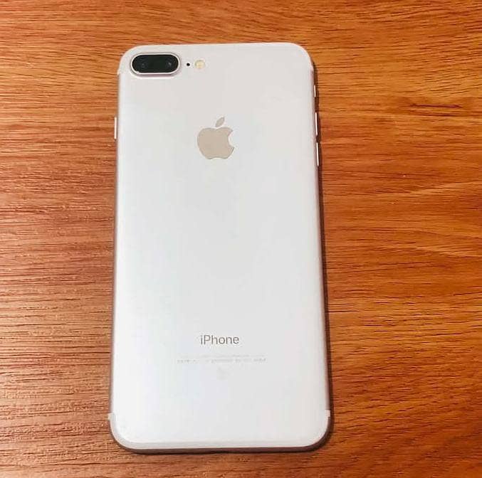 Apple iPhone 7 Plus 0