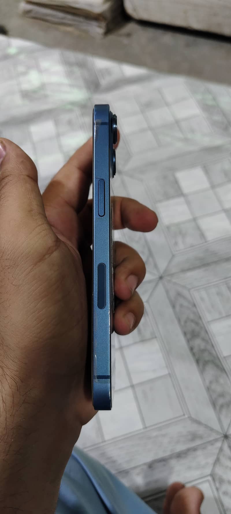 Apple iPhone 13 1