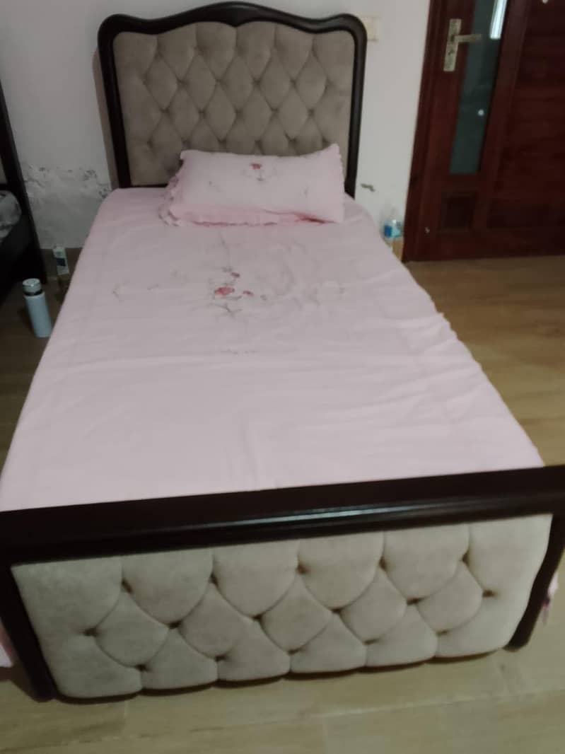 single bed 0