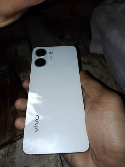 Vivo y05 4+4 128 urgent sale box charger sat h