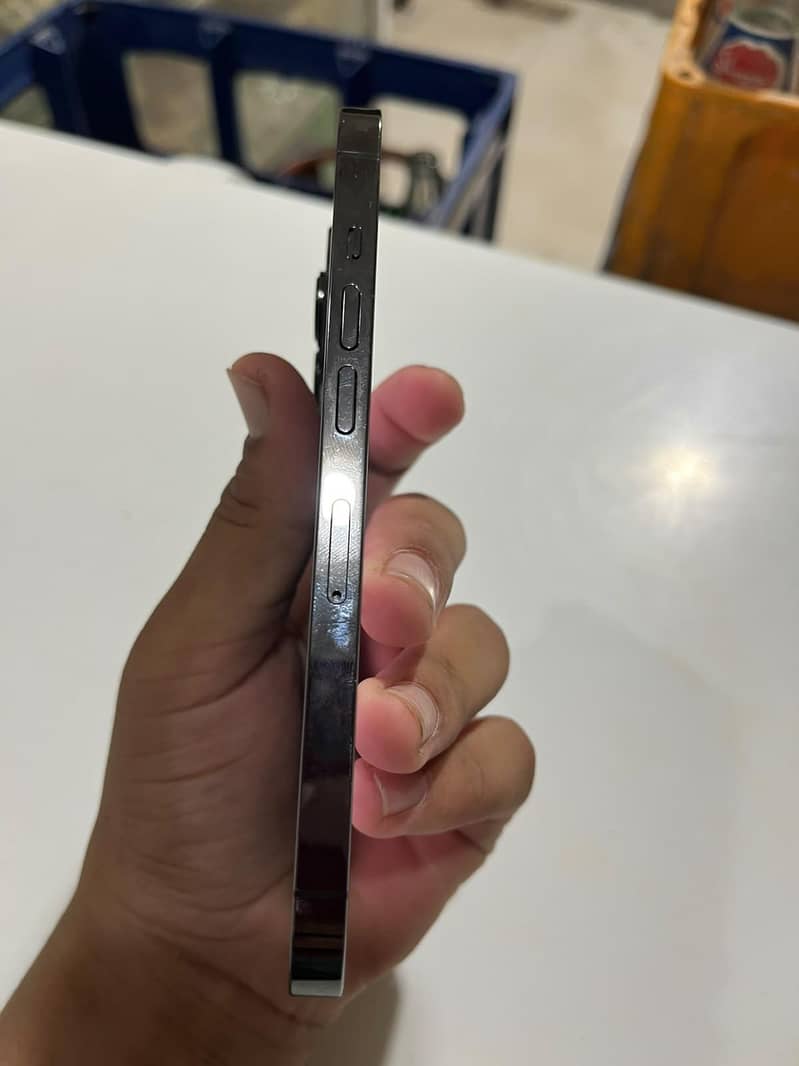 Apple iPhone 13 Pro 3