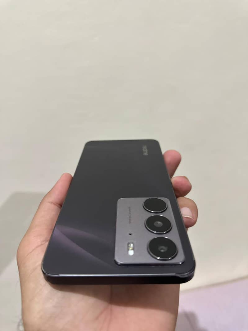 Realme C75 3