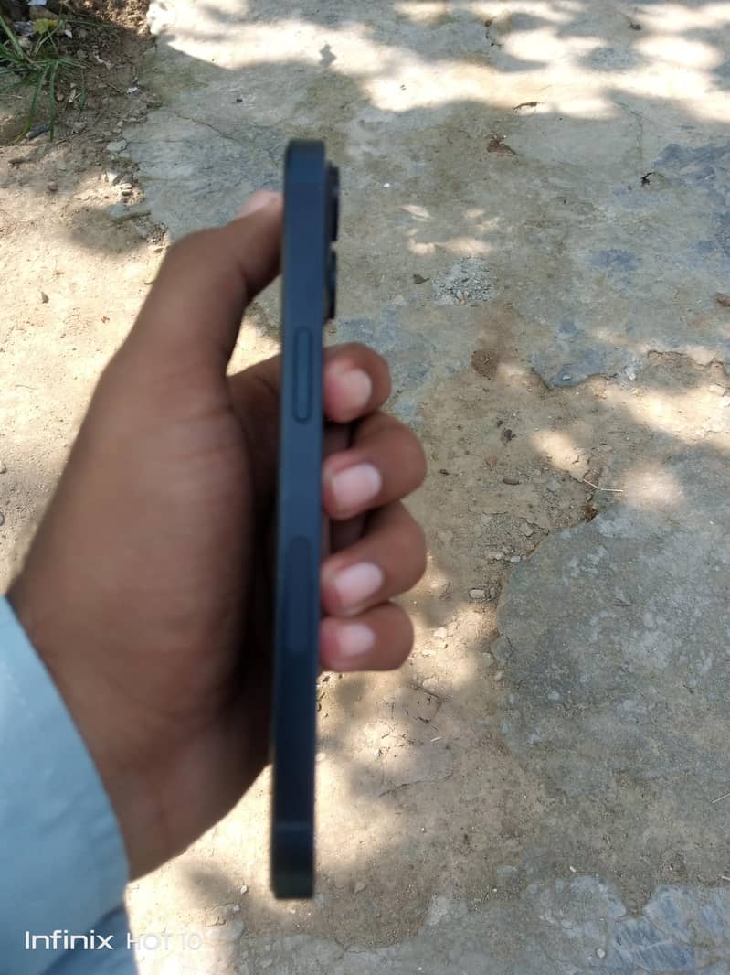 Apple iPhone 13 1