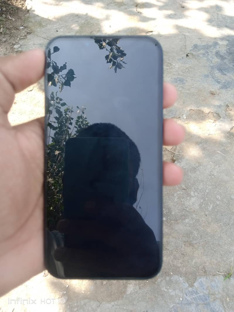 Apple iPhone 13 2