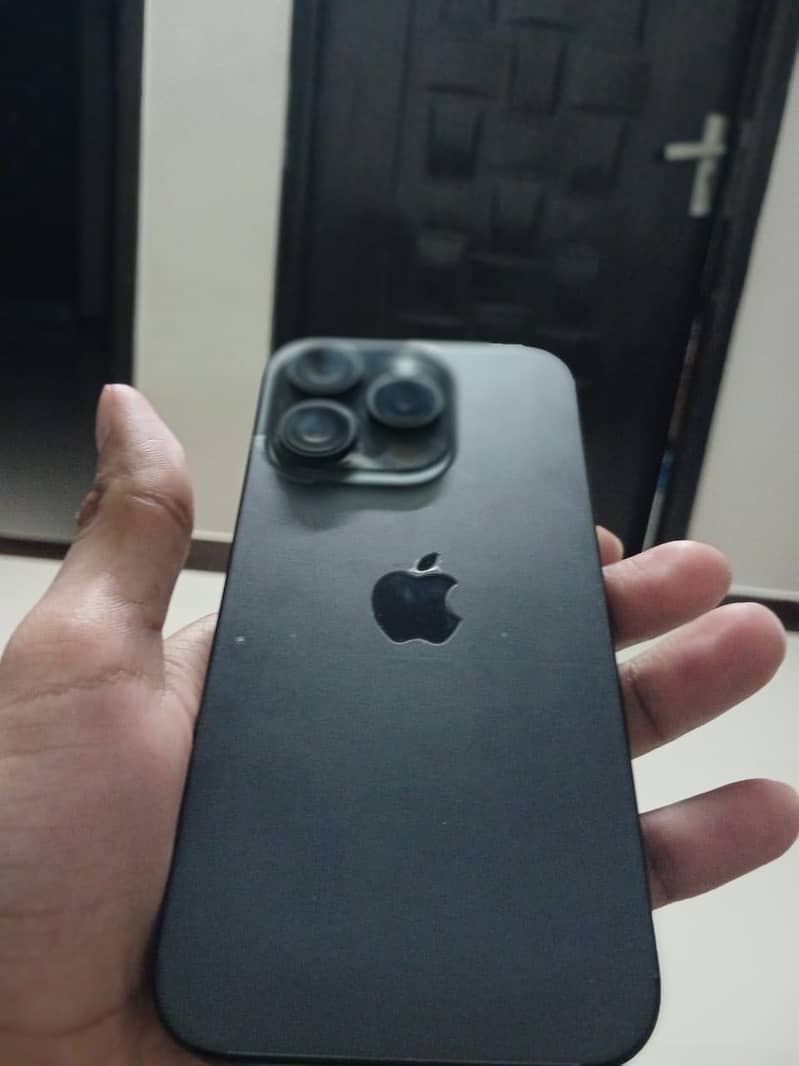 Apple iPhone 15 Pro 6