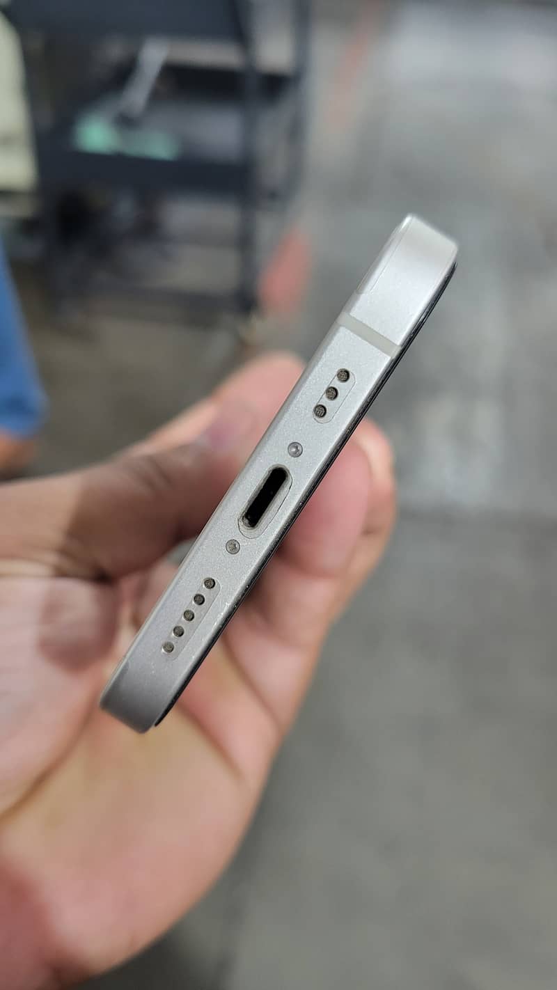 Apple iPhone 12 2