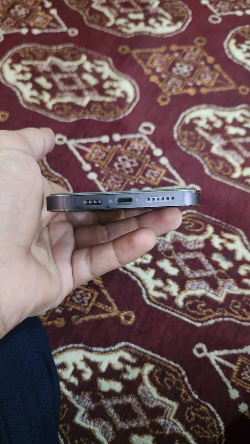 Apple iPhone 14 Pro Max 1