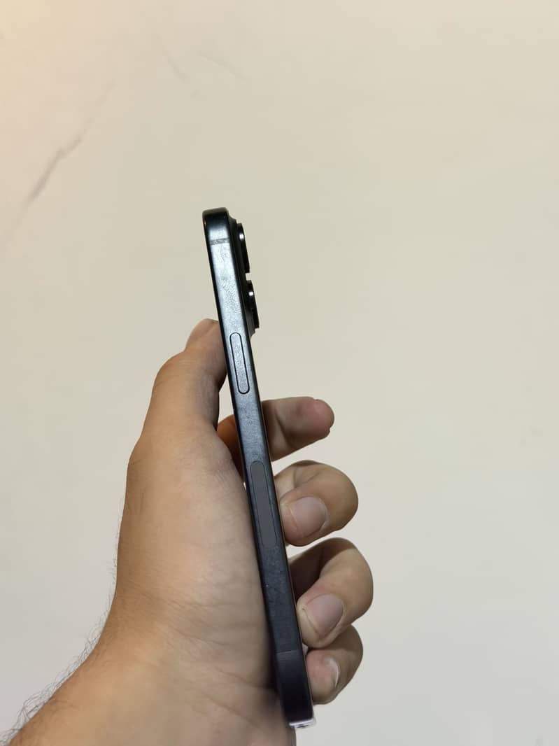 iPhone 15 2