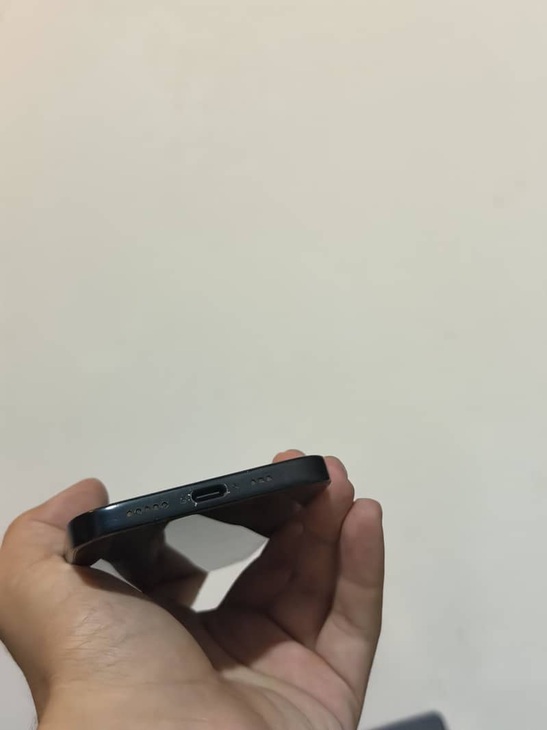 iPhone 15 3