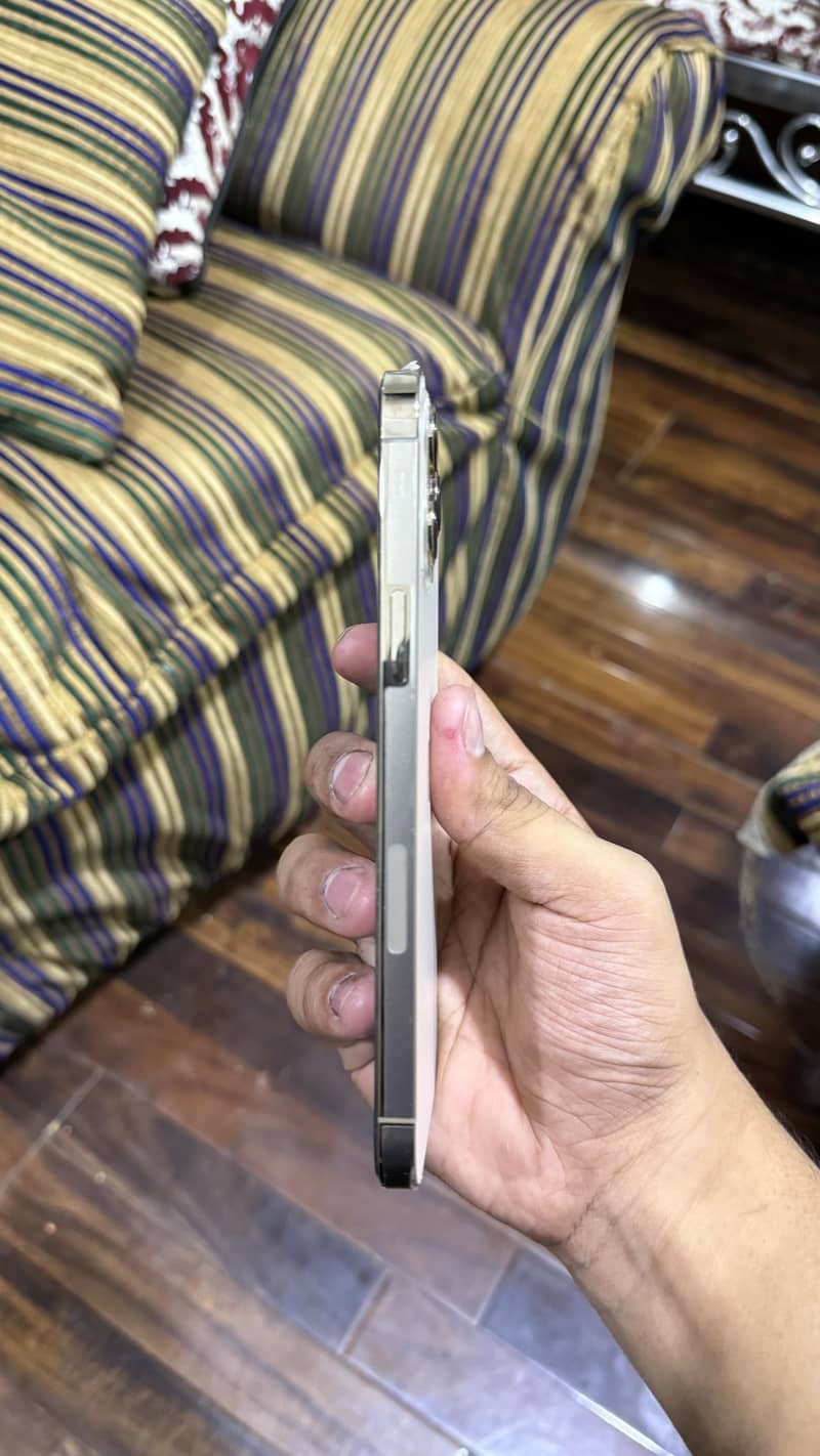 Apple iPhone 12 Pro Max 4