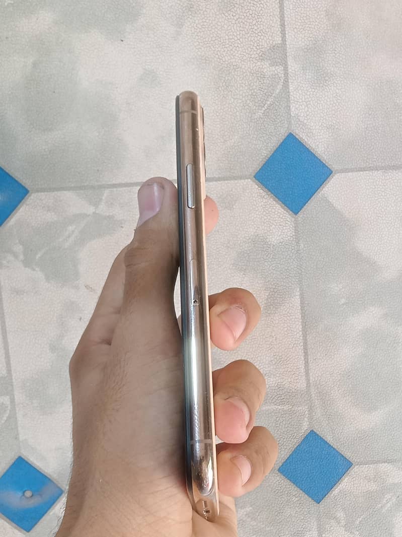 Apple iPhone 11 Pro 2