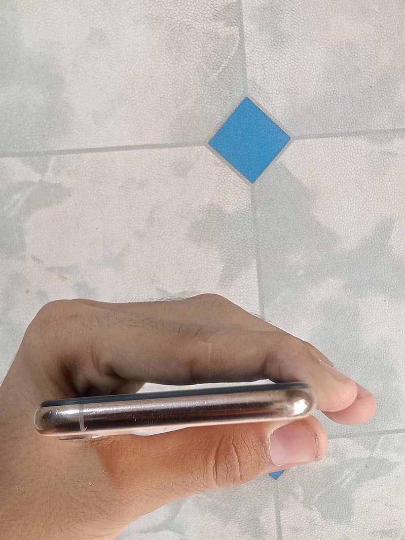 Apple iPhone 11 Pro 5