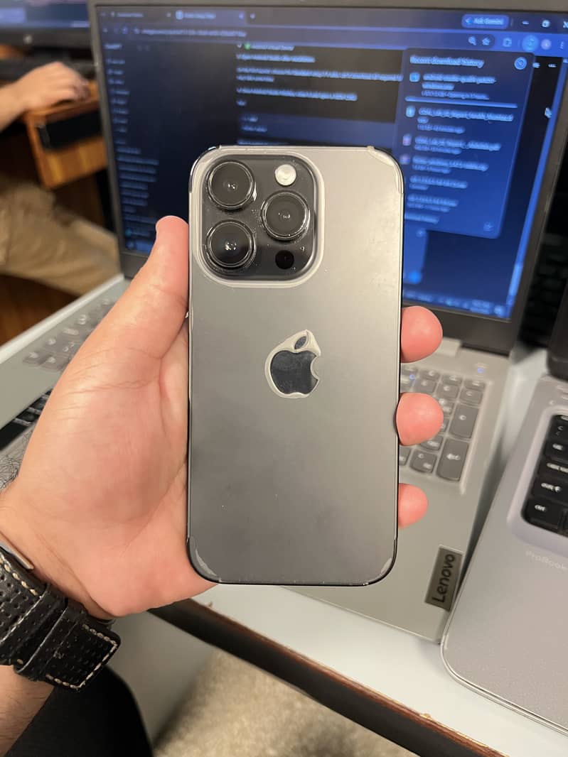 Apple iPhone 14 Pro 0