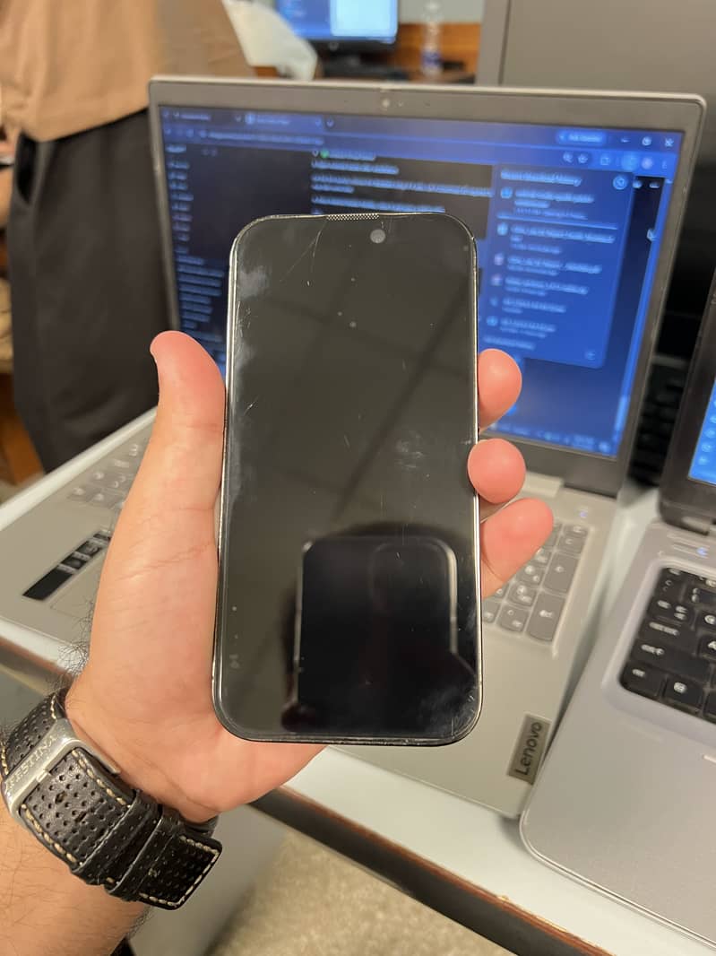 Apple iPhone 14 Pro 1