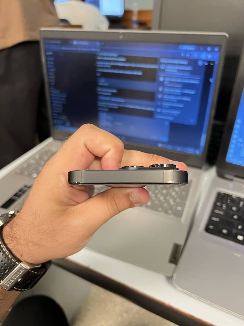 Apple iPhone 14 Pro 2