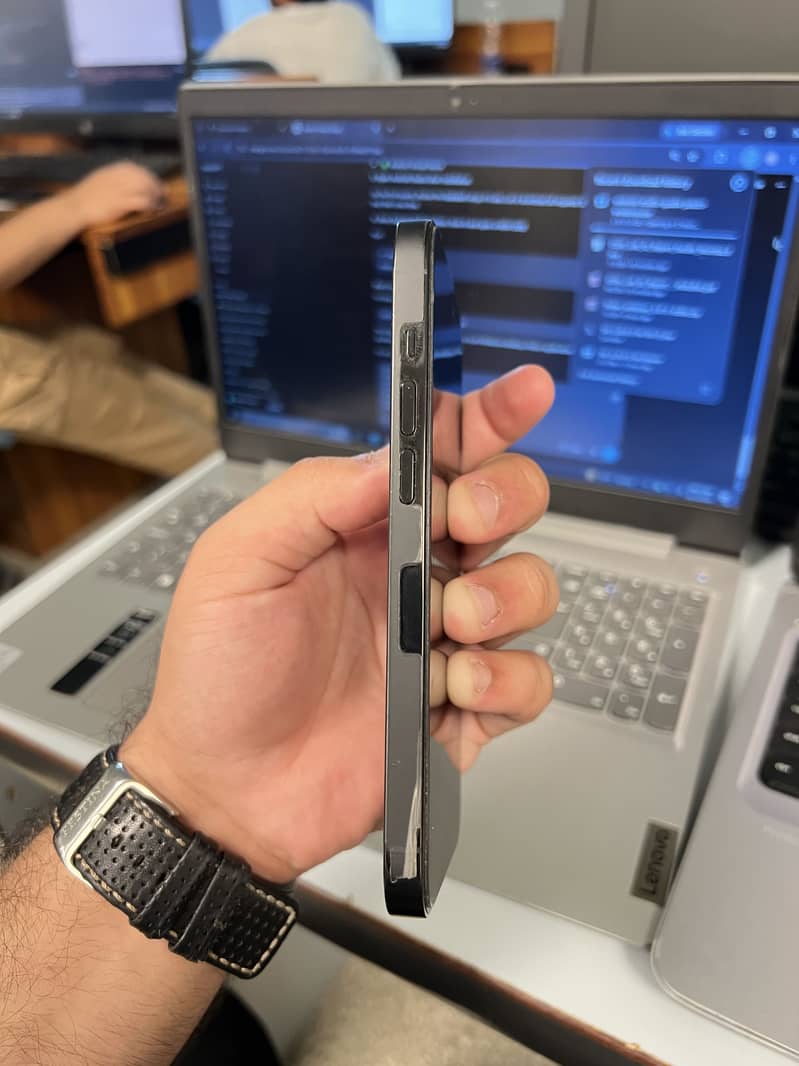 Apple iPhone 14 Pro 3