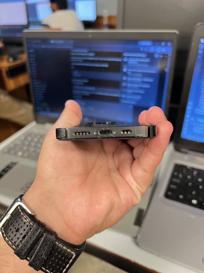Apple iPhone 14 Pro 4