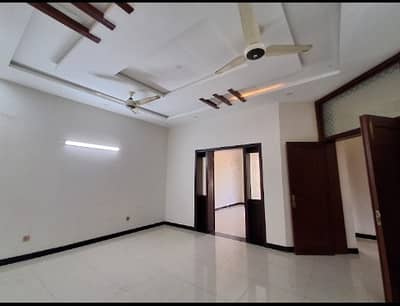 10 Marla Upper Portion Available For Rent On Prime Location And Reasonable Price