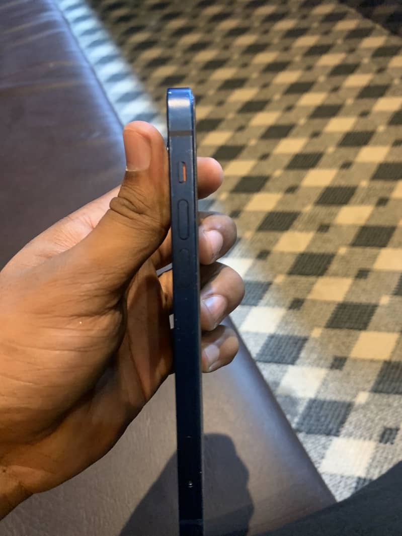 Apple iPhone 12 2