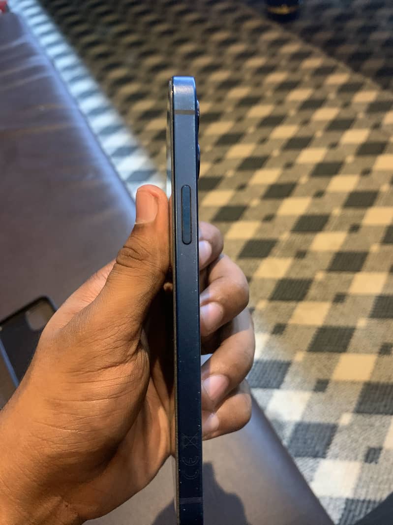 Apple iPhone 12 8