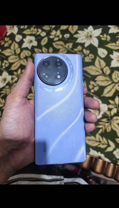 Tecno CAMON 30S