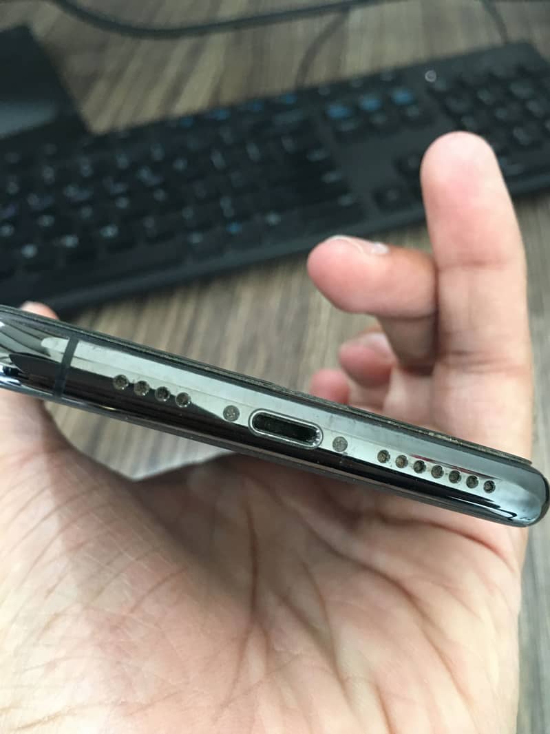 iphone 11 pro max 2